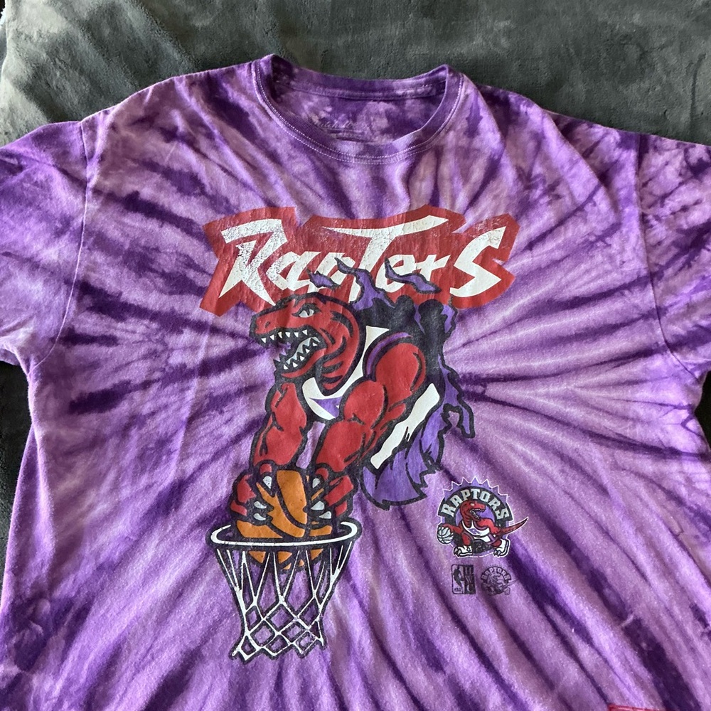 Men's distressed tie-dye tshirt